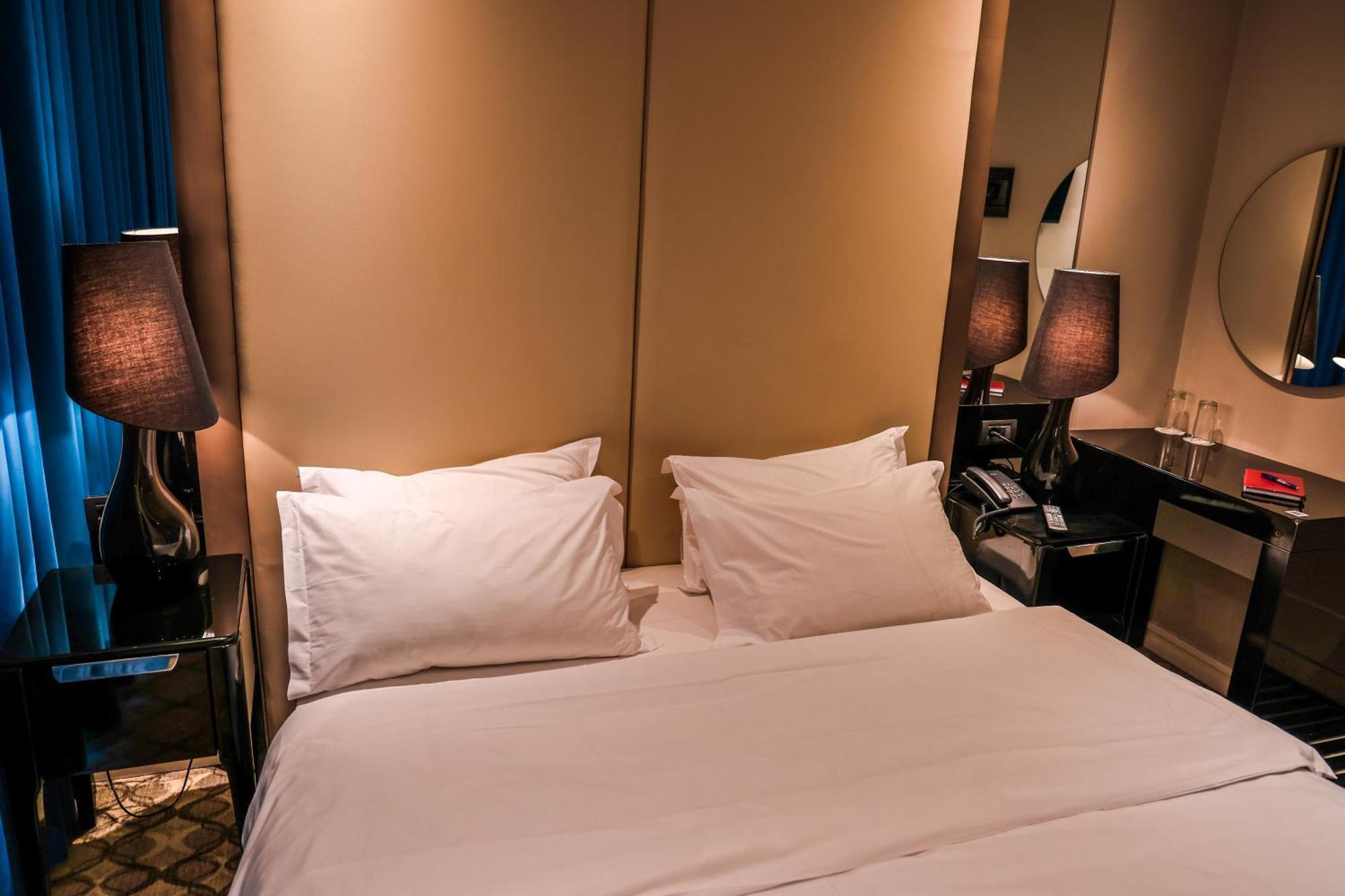 Senator Hotel Тирана Экстерьер фото